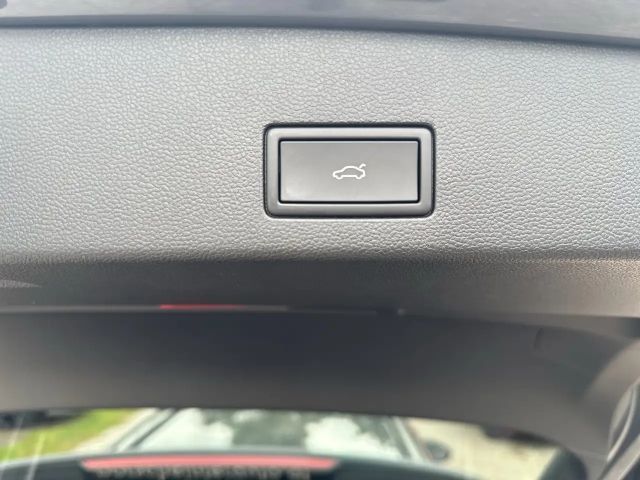 Volkswagen Golf Business DSG Variant