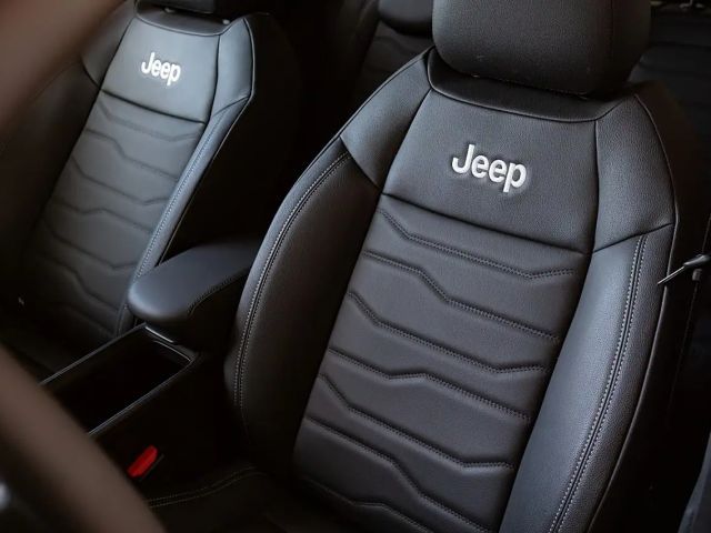 Jeep Avenger Full-Electric Summit