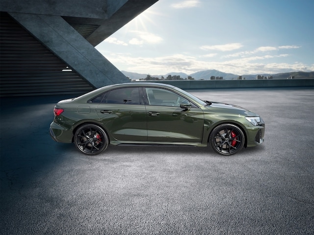 Audi RS3 Quattro S-Tronic Sedan