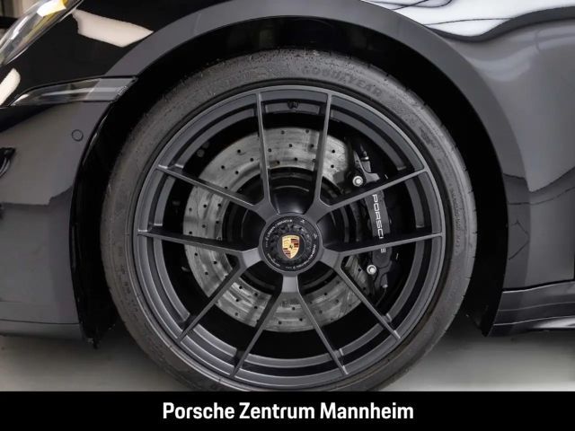 Porsche 992 Cabrio Carrera GTS