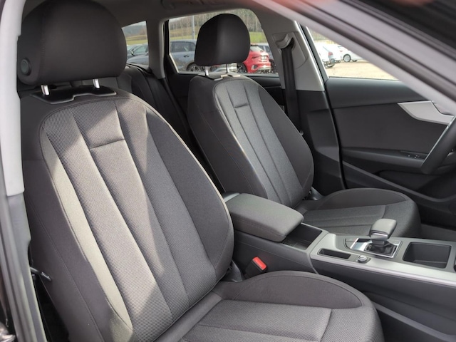 Audi A4 35 TFSI Avant S-Tronic