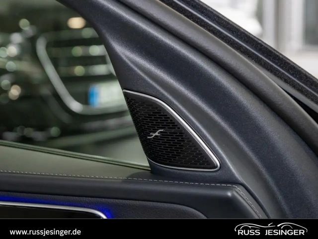 Mercedes-Benz C 200 4MATIC Sedan