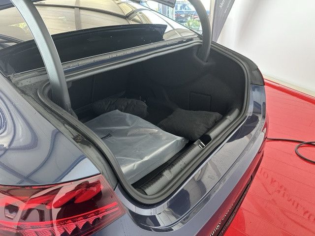 Mercedes-Benz EQE 300 Sedan