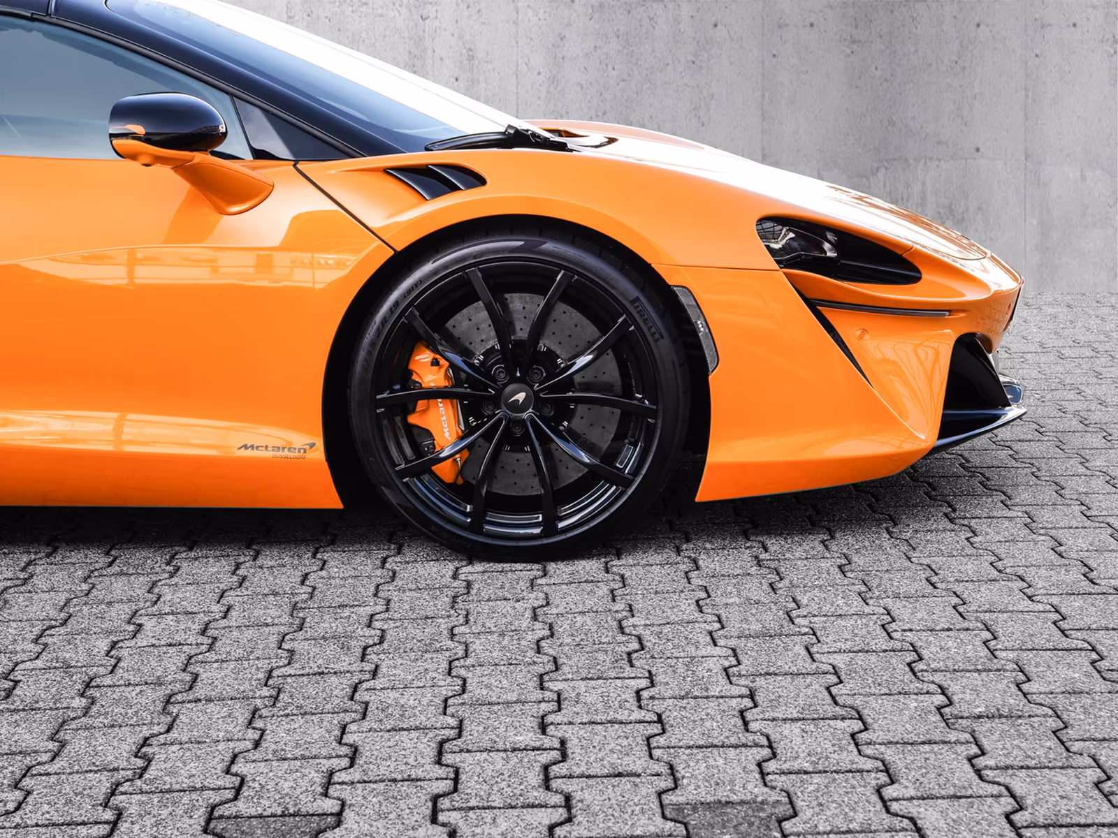 McLaren Artura Spider