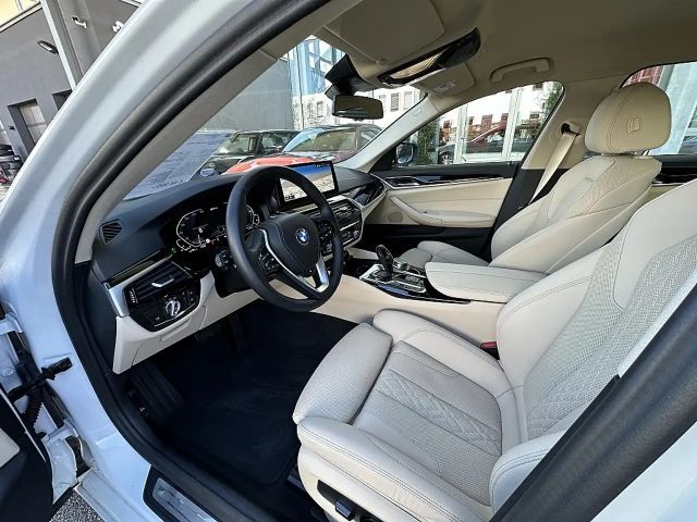 BMW 530 530e Touring
