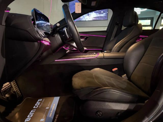 Mercedes-Benz E 220 AMG Line E 220 d Sedan