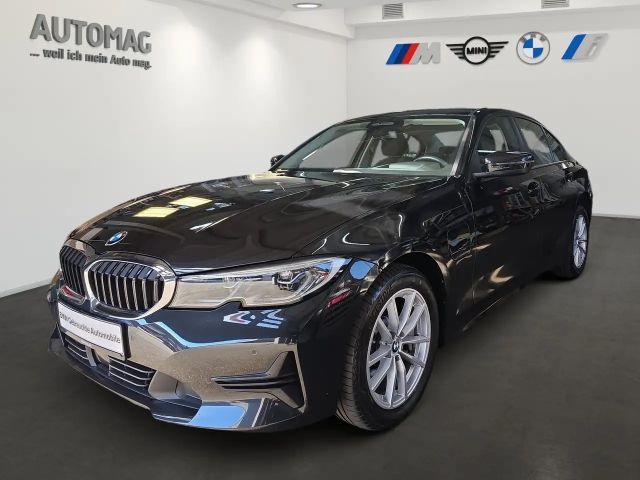 BMW 330 330e Sedan