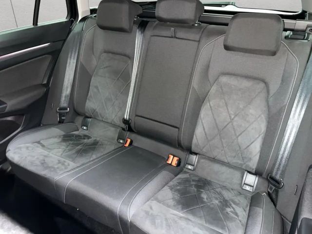 Volkswagen Golf 2.0 TDI DSG Style Variant