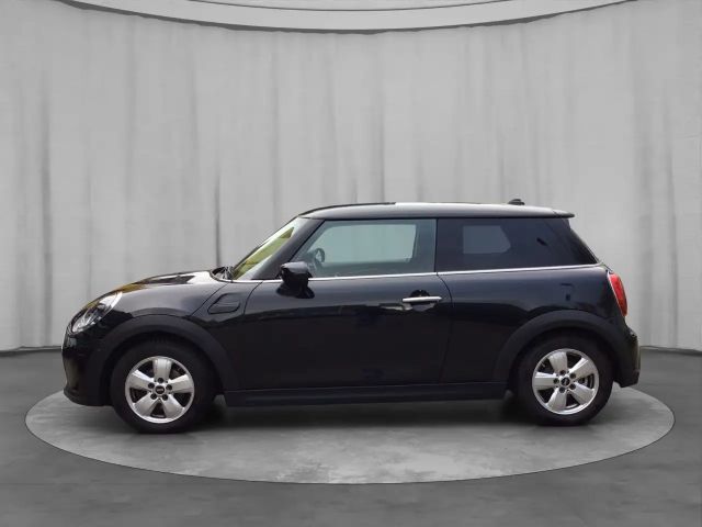 MINI Cooper Automatik 3t. Essential Trim