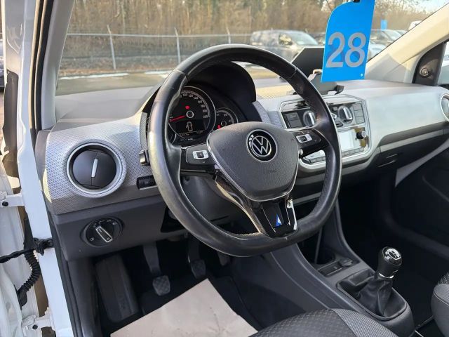 Volkswagen up! Active