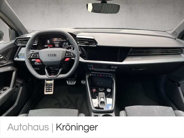 Audi RS3 Quattro S-Tronic Sedan