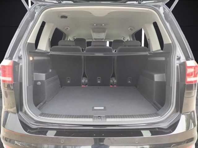 Volkswagen Touran TSI Active STH LED Navi ACC Park-Assist SH