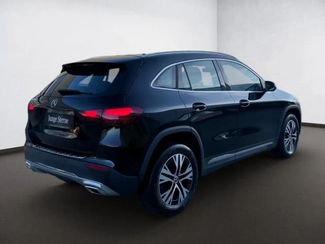 Mercedes-Benz GLA 180 GLA 180 d Progressive