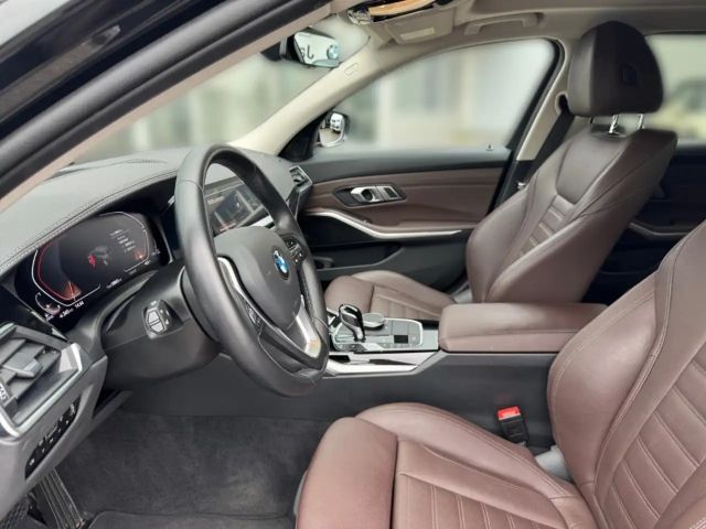 BMW 320 dx SPORTSITZ+LEDER+PANO+HUD+LED+ACC+HIFI+AHK+