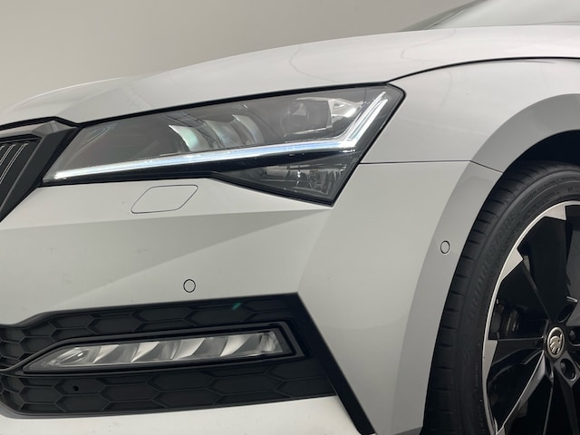 Skoda Superb 2.0 TDI Combi Sportline