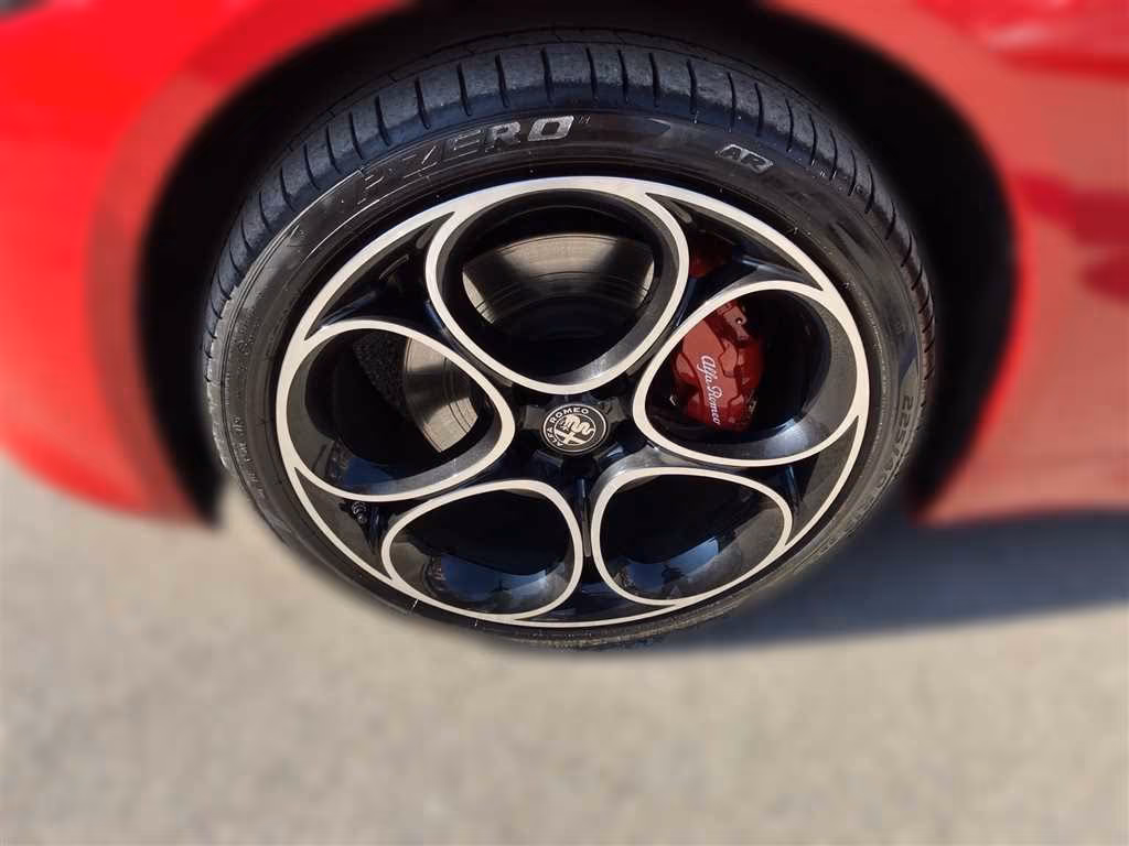 Alfa Romeo Giulia Q4 Veloce