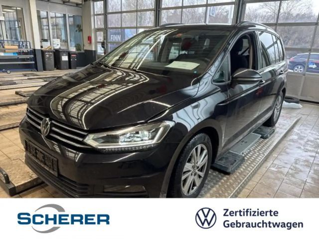 Volkswagen Touran 2.0 TDI DSG IQ.Drive