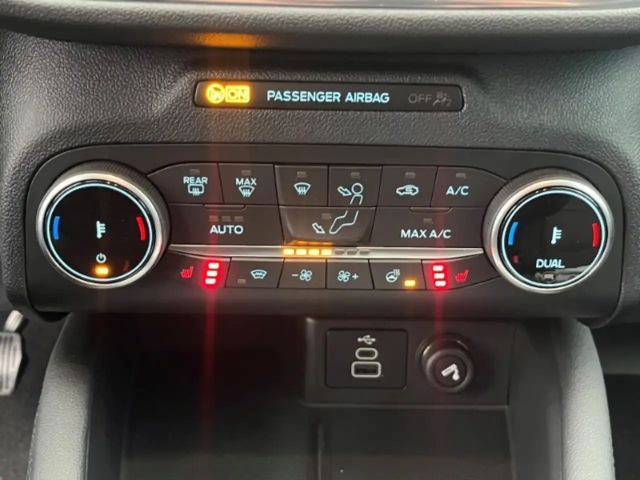 Ford Kuga Hybrid Titanium