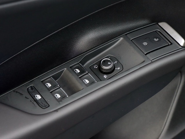 Volkswagen T-Roc 1.5 eTSI DSG IQ.Drive R-Line