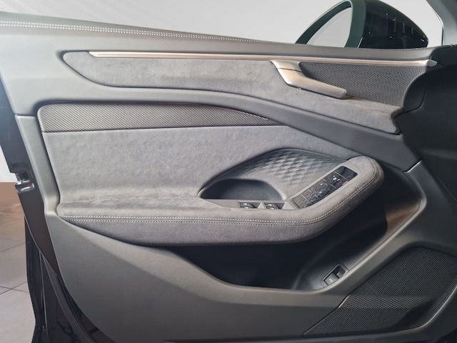 Audi A6 Avant Quattro S-Tronic