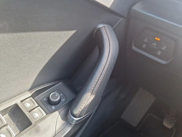 Cupra Formentor Basis LED 18" LED ACC SHZ PDC Klima DAB