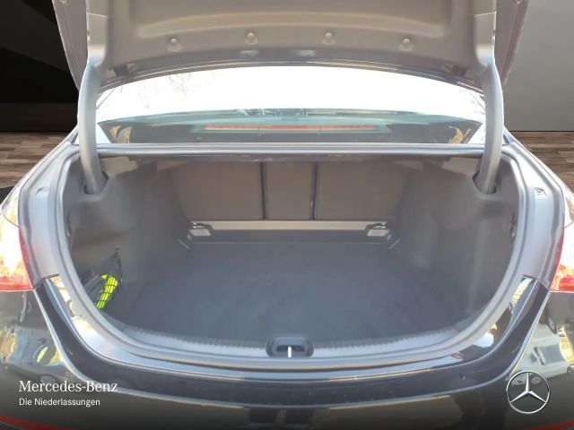 Mercedes-Benz C 180 AMG Line Sedan