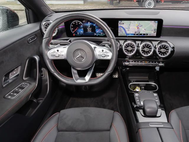 Mercedes-Benz A 250 A 250 e