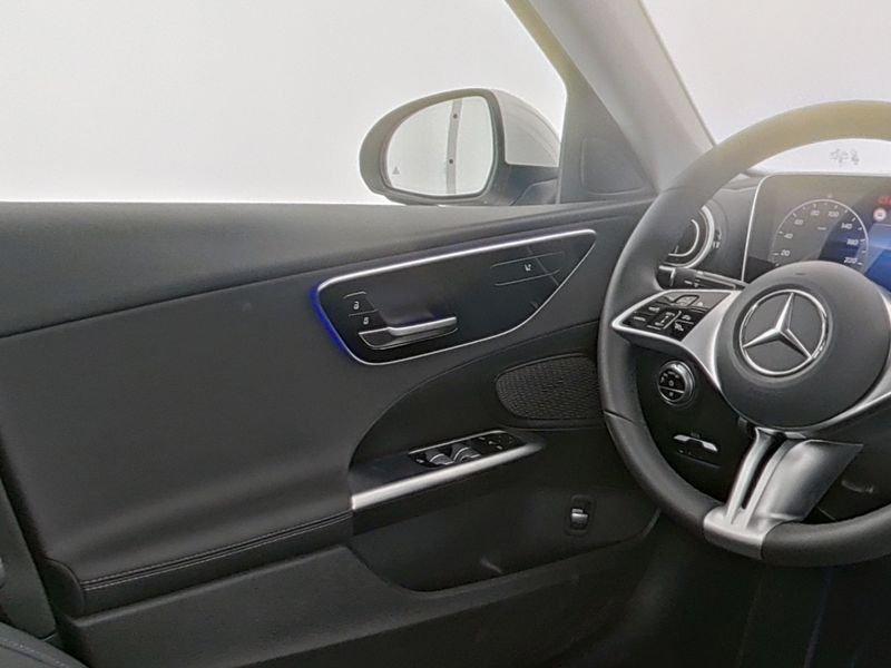 Mercedes-Benz C 200 AVANTGARDE Sedan