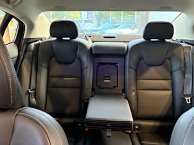 Volvo S60 AWD Dark Recharge Ultimate