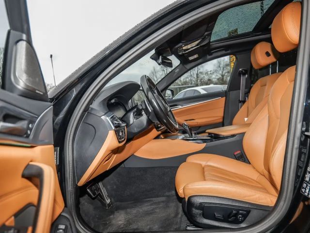 BMW 530 530d M-Sport Touring xDrive