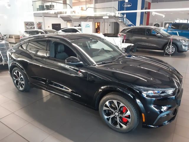 Ford Mustang Mach-E AWD