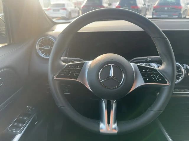 Mercedes-Benz EQB 250