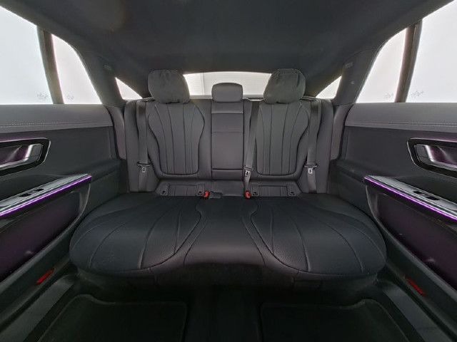 Mercedes-Benz EQE 300 Sedan