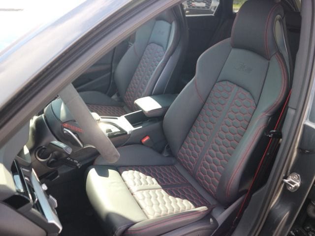 Audi RS4 Avant Quattro