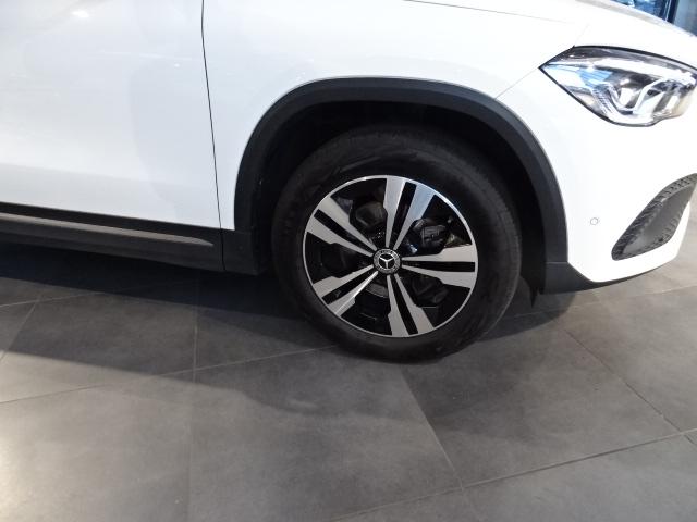 Mercedes-Benz GLA 200 4MATIC GLA 200 d Progressive