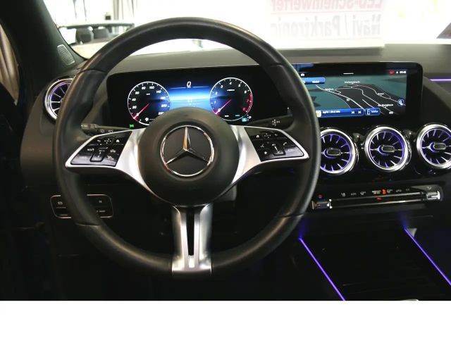 Mercedes-Benz GLA 200 Progr. Night*360°*Memory*MBUX*Distronic