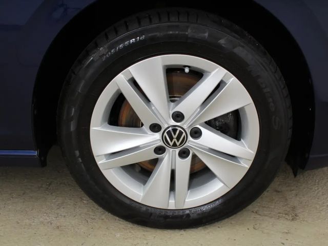 Volkswagen Golf Life Variant