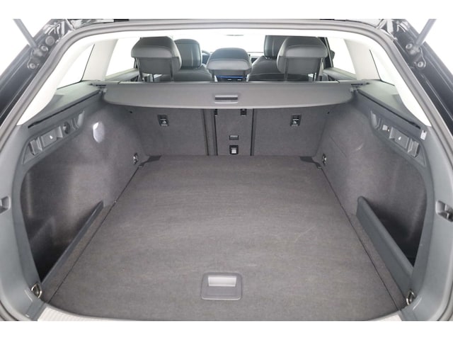 Volkswagen Passat 1.5 eTSI Business