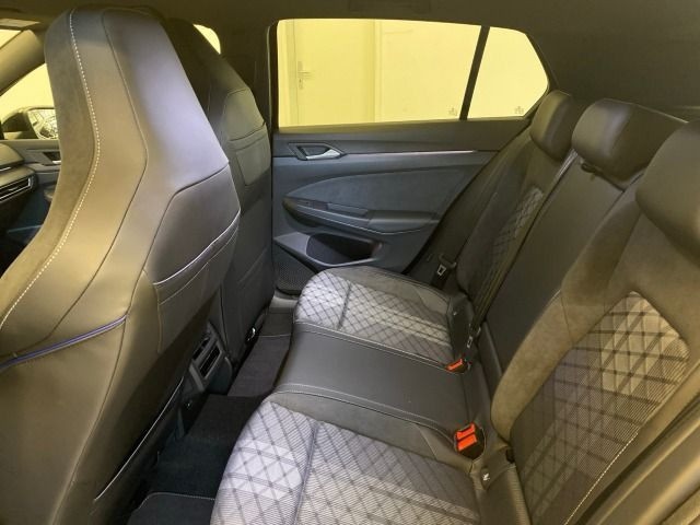 Volkswagen Golf 1.5 eTSI IQ.Drive R-Line Style