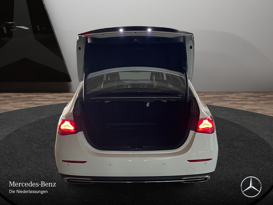 Mercedes-Benz E 200 AVANTGARDE Sedan