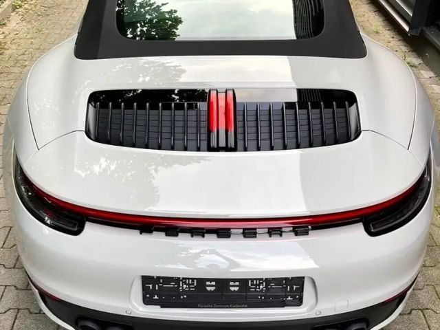 Porsche 992 Cabrio Carrera