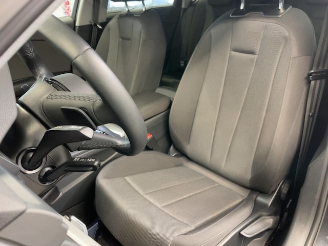 Audi A4 35 TFSI Avant S-Tronic