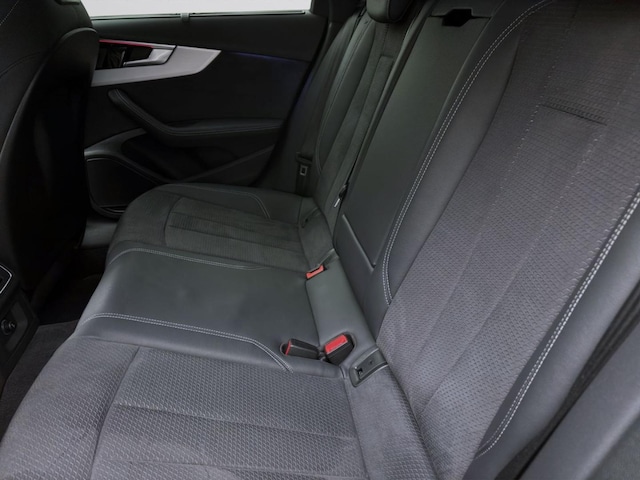 Audi A4 40 TDI Avant S-Line S-Tronic