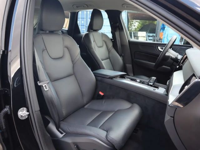 Volvo XC60 AWD Dark Plus