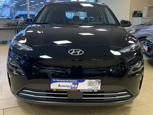 Hyundai Kona Select