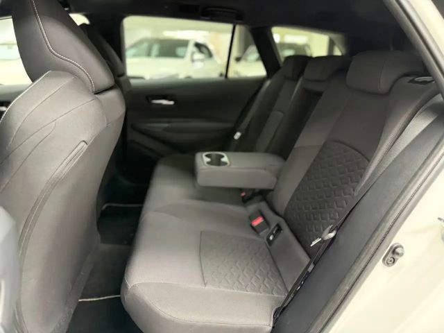 Toyota Corolla Hybride Team D