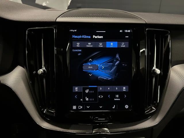 Volvo XC60 AWD Dark Plus