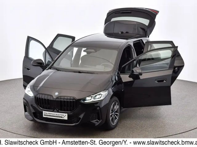 BMW 230 Sedan xDrive