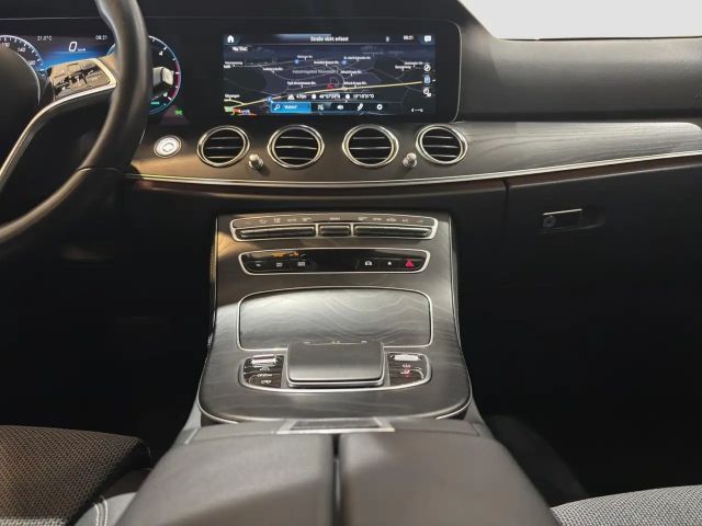 Mercedes-Benz E 220 AVANTGARDE E 220 d Estate