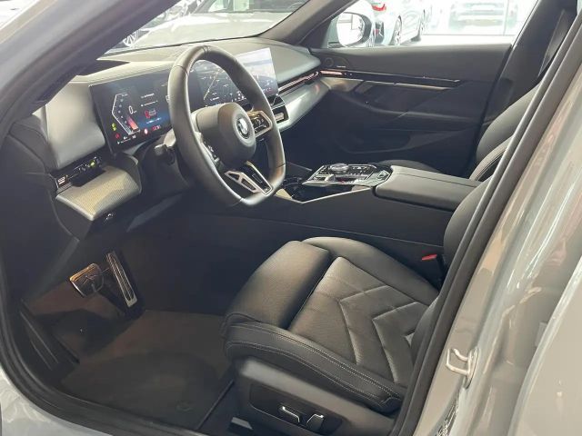 BMW 520 520d M-Sport Sedan